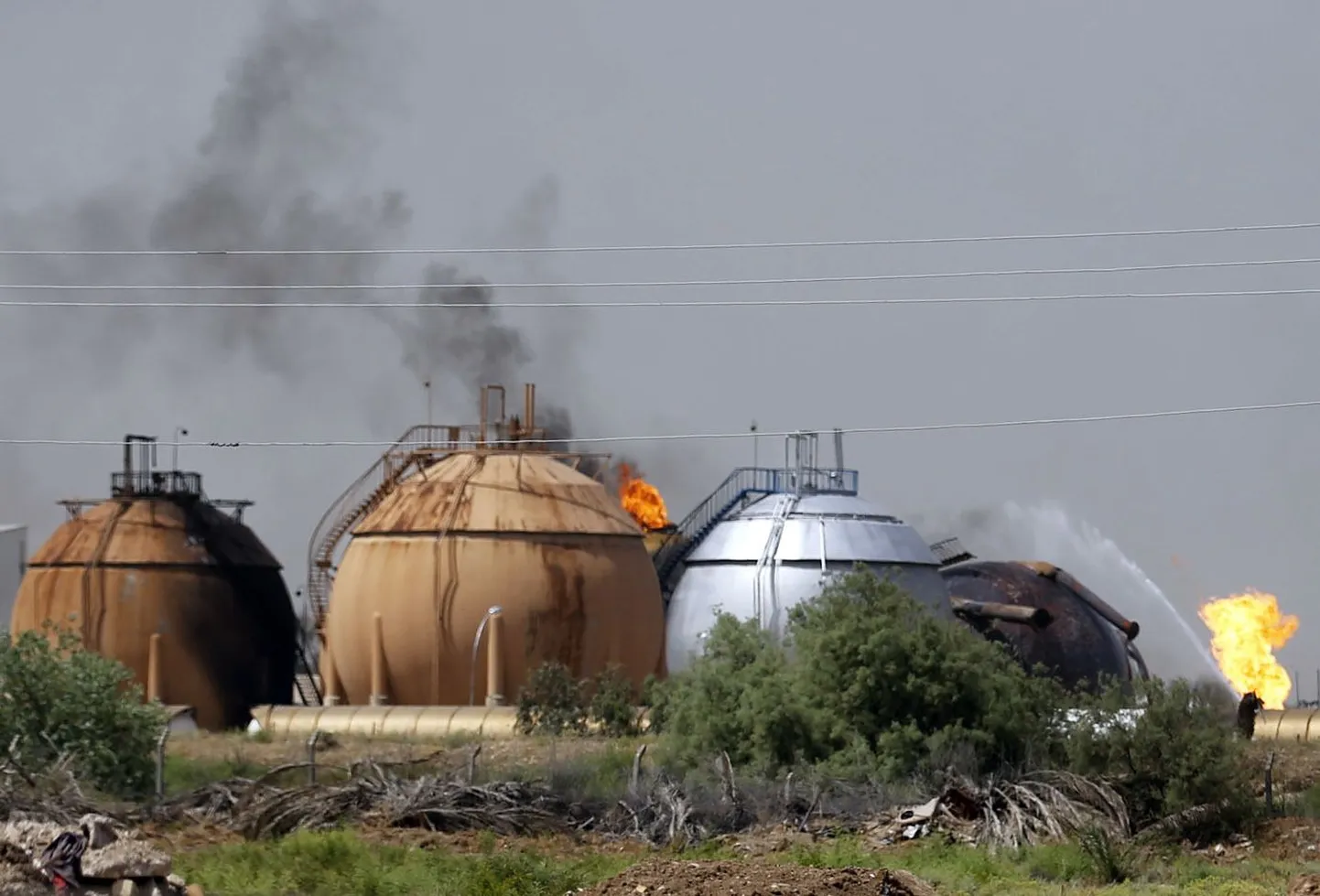 Džihadistide rünnakus põlema süttinud gaasimahutid Iraagis Tajis