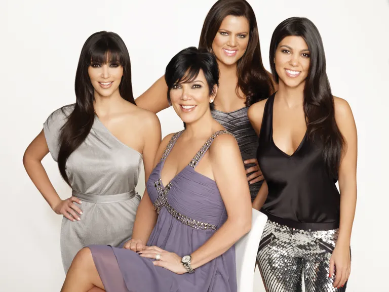 Kris Jenner tütarde Kourtney, Kimi ja Khloega.