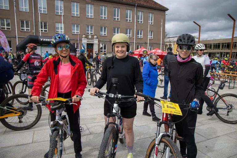 Enne poolmaratoni oli tuju laes: veel polnud aimugi, mis ees ootab. Olgu öeldud, et pärast maratoni oli tuju samuti laes, aga energiatase maas.