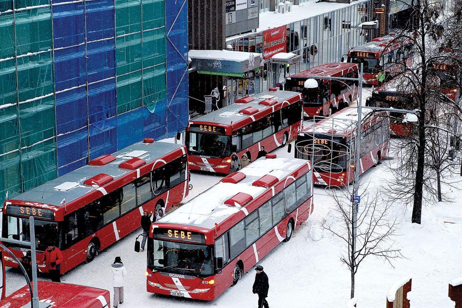 Uued bussid ilmusid kesklinnas tartlaste ette.