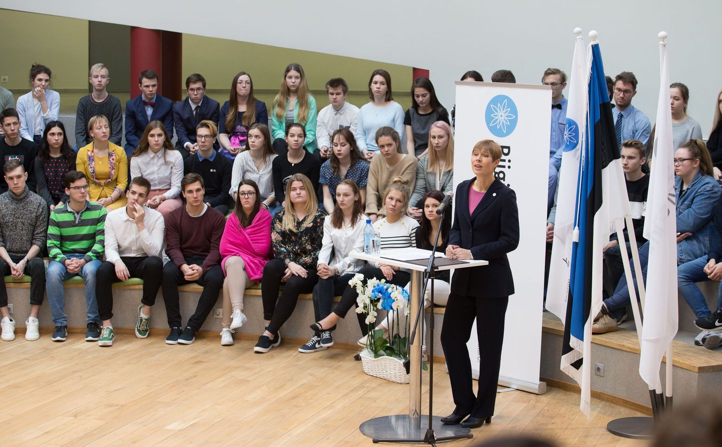 Президент Керсти Кальюлайд осенью позапрошлого года выступила в Йыхвиской гимназии, где более половины учащихся из русскоязычных семей.