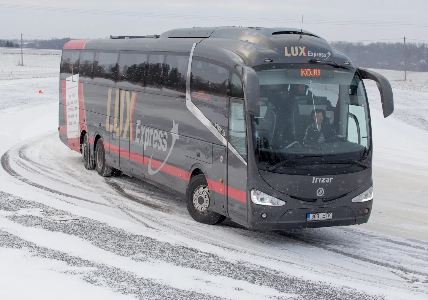 В канун праздника Lux Express организует дополнительные рейсы.