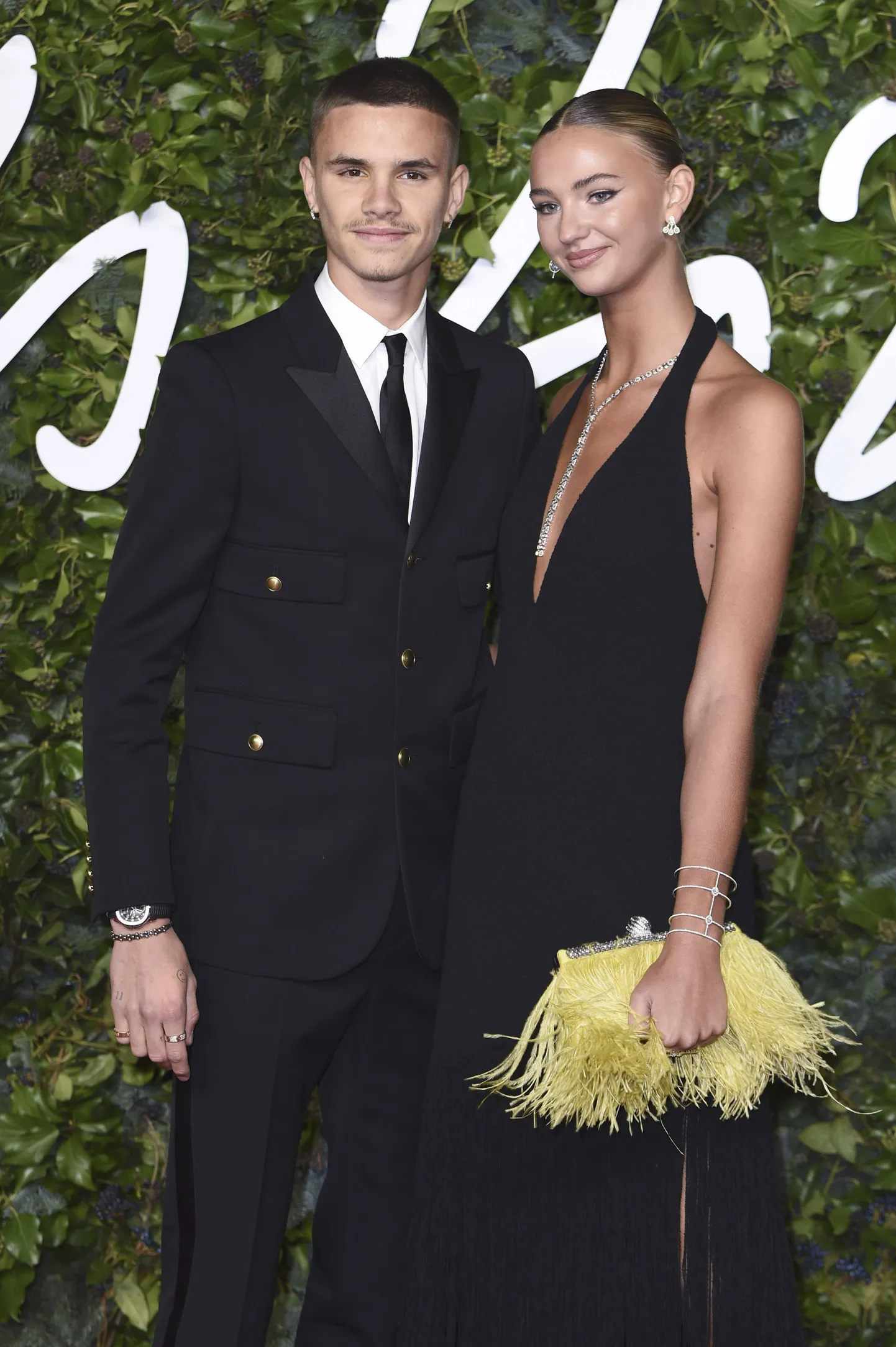 Romeo Beckham ja Mia Regan.