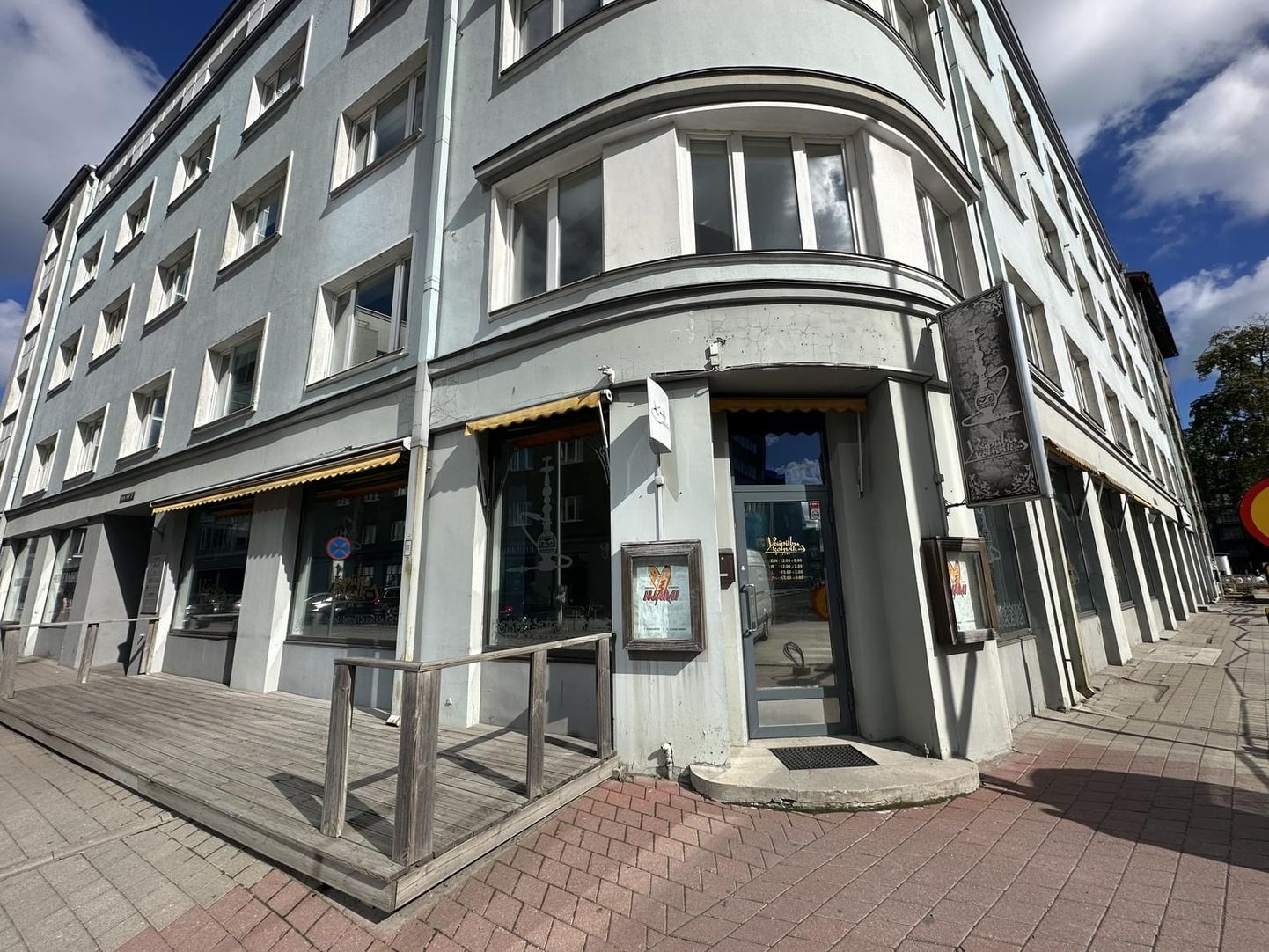 Kinnisvaraportaalis Kinnisvara24 müüki pandud kohvik-baar Tallinna kesklinnas.