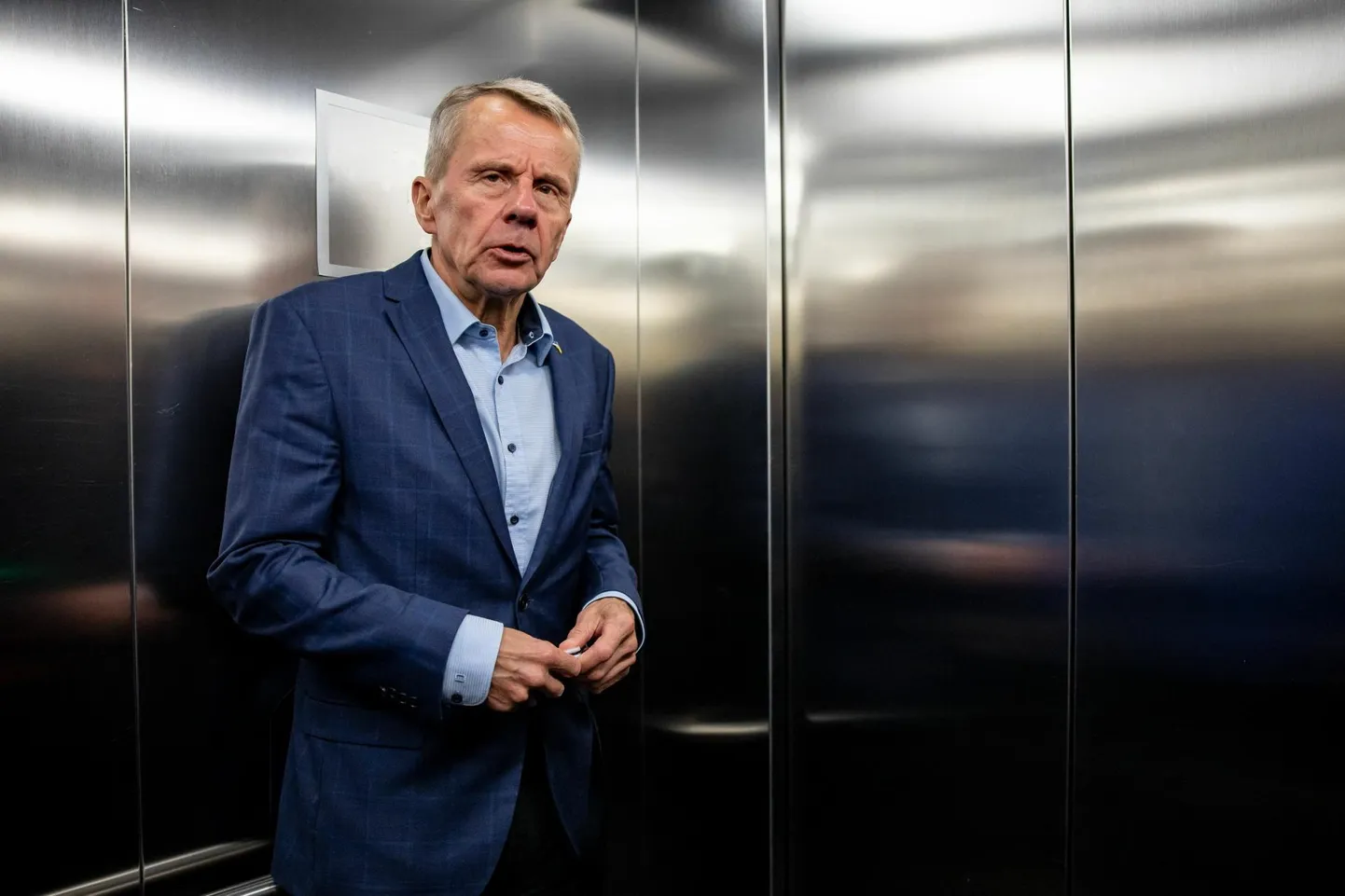Rahandusminister Jürgen Ligi sõnul saab suuremad kaitsehanked lõpule viia kümnendi lõpus. "Seepärast peame jätkama 24-protsendiliste maksumääradega, kuid tekib ka tugev leevendus 700-eurose maksuvaba miinimumi näol," rõhutas Ligi.