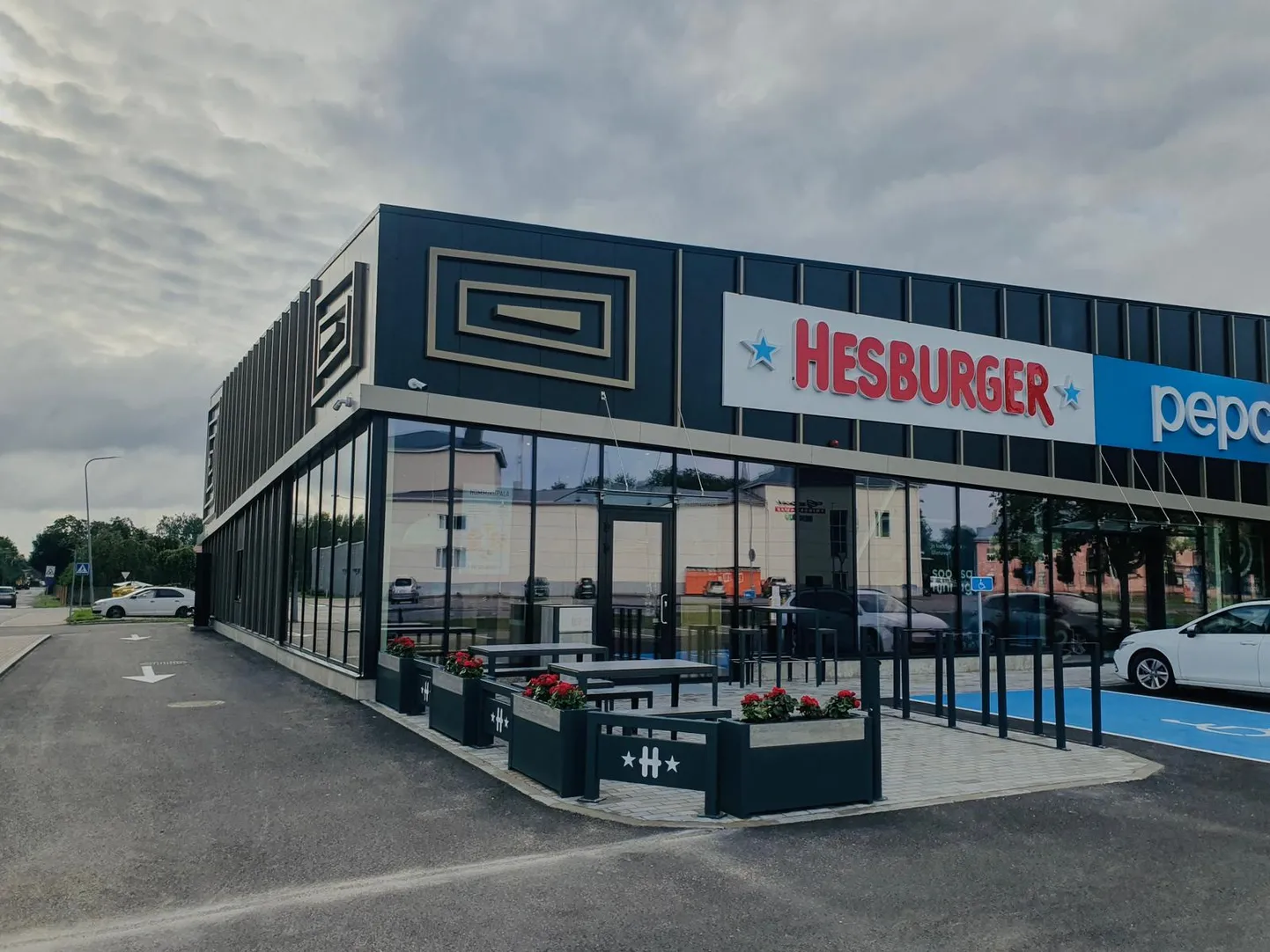 Hesburger investeeris Tapa restorani 400 00 eurot.
