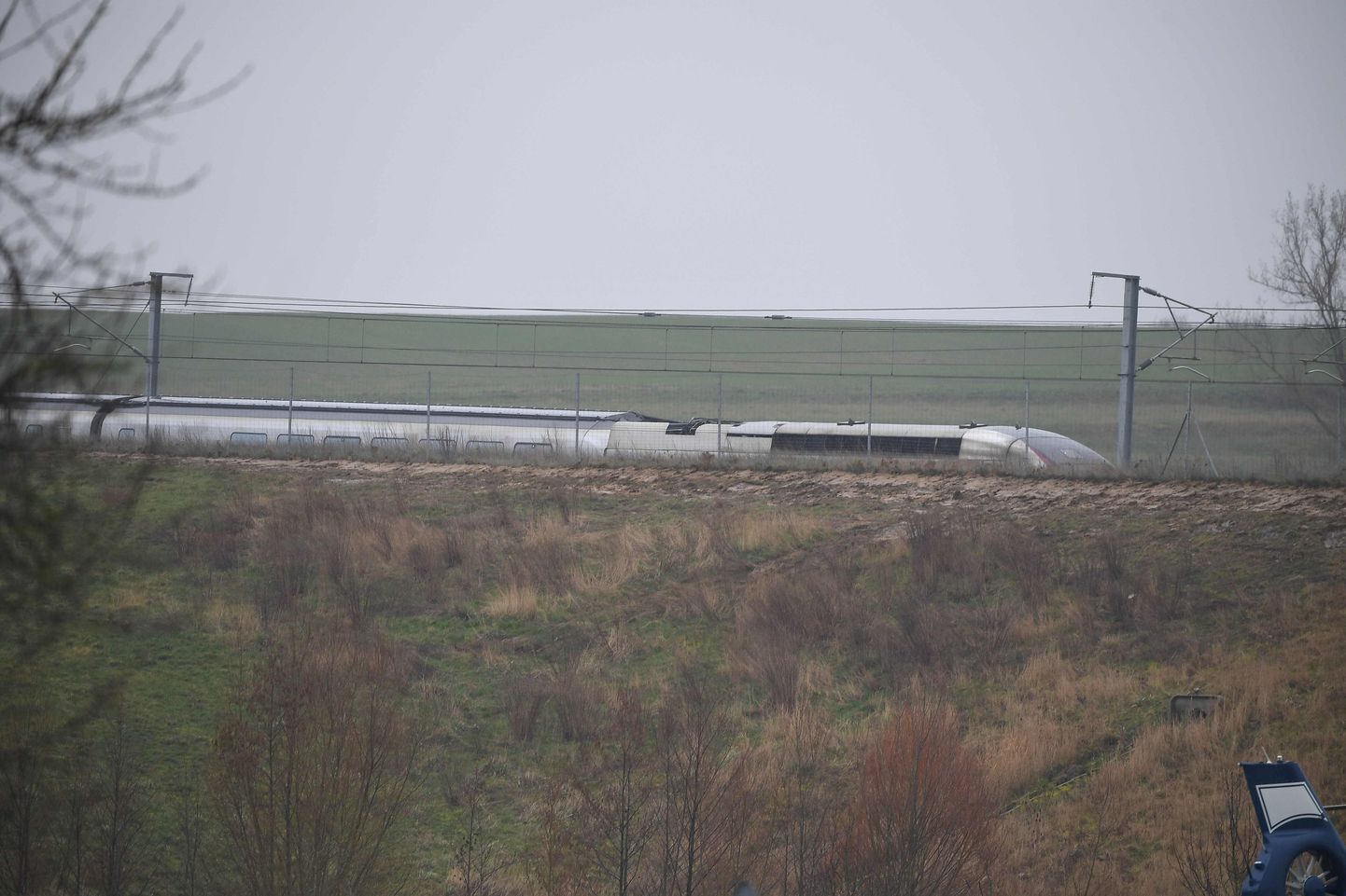 Rööbastelt välja sõitnud TGV ülikiirrong Prantsusmaal Strasbourg'i lähistel 5. märts 2020.