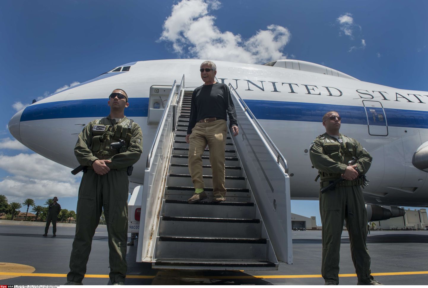 Kaitseminister Chuck Hagel saabub üheksapäevaselt Aasia-visiidilt Hawaiile.
