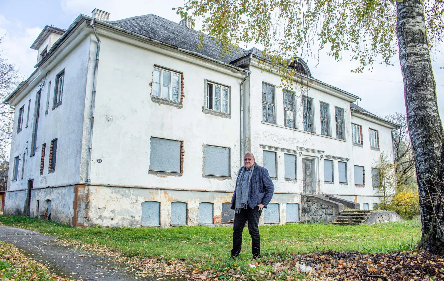 Kinnisvaraarendaja Vahur Saar lausus, et loobus pärast vallavõimuga suhtlemist vana sünnitusmaja lammutamise plaanist.