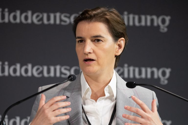 Serbia peaminister Ana Brnabić ajalehe Süddeutsche Zeitung majanduskonverentsil 13. novembril Berliinis.