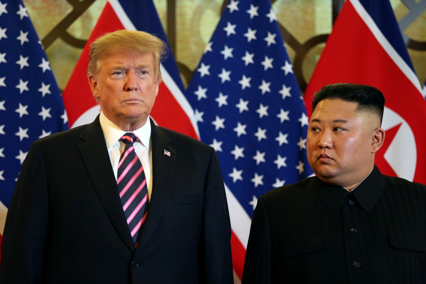 Donalds Tramps Hanojā tiekas ar Ziemeļkorejas diktatoru Kimu Čenunu