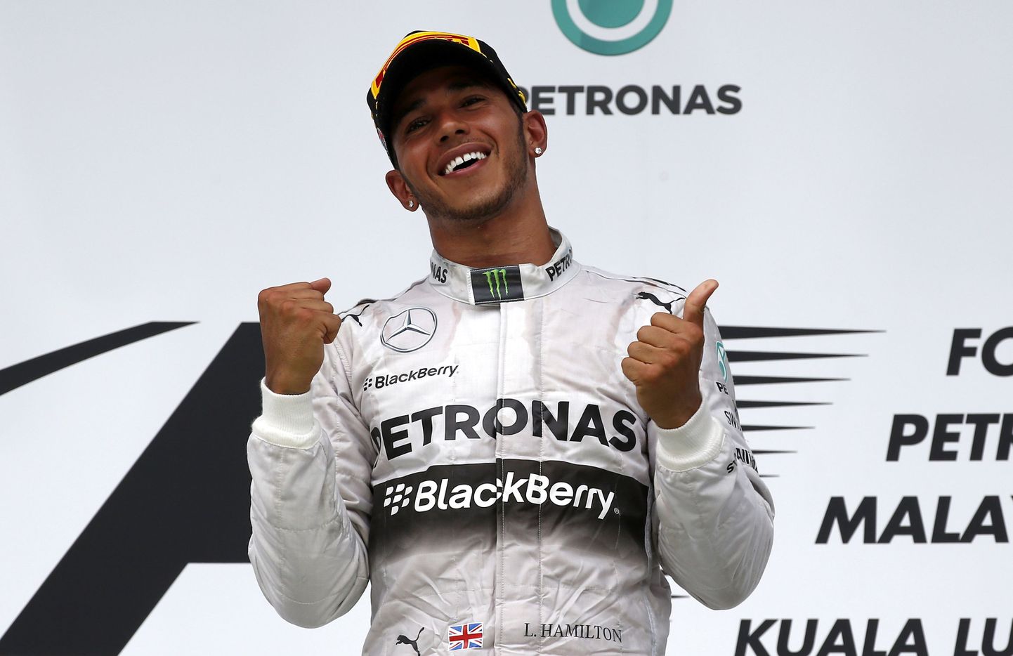 Võidukas Lewis Hamilton.