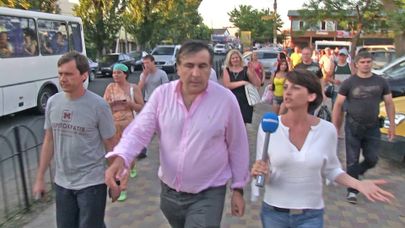 Михаил Саакашвили дает интервью Rus.Postimees на курорте Затока в июне 2015 года в бытность губернатором Одесской области Украины.