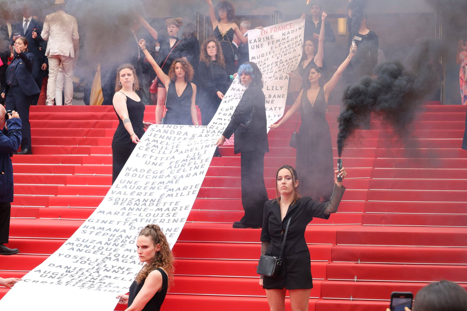 Cannesis toimus filmi Holy Spider eel tungisid meeleavaldajad punasele vaibale