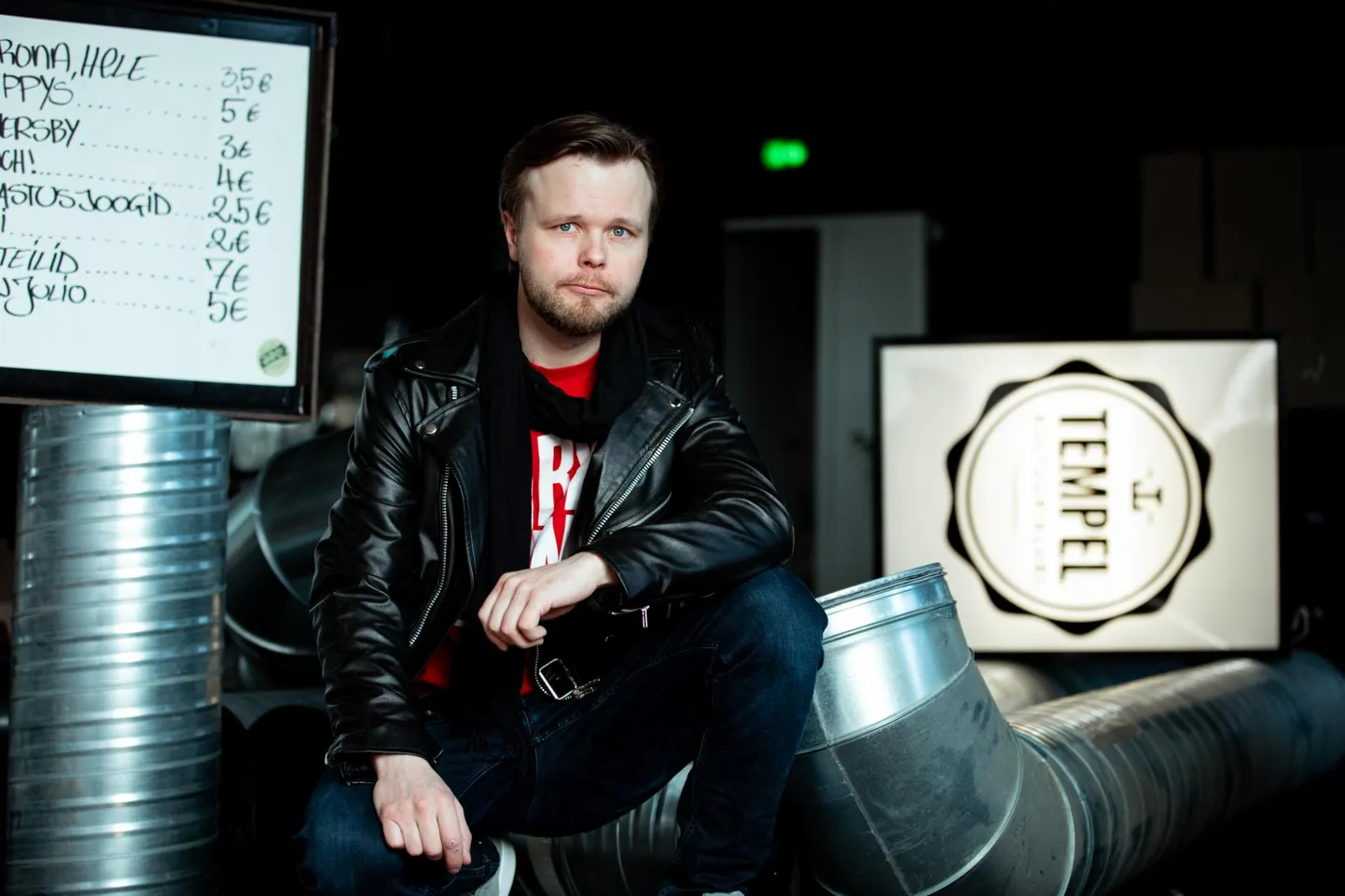 “Olgem siin vihast või trotsist suuremad ja ehitagem imeline kunstisadam valmis. Arvestame ehitamisel selle poisi ja tema sõpradega. Õpetame nad lugema. Tasapisi, täht tähe haaval,” kirjutab kultuurikorraldaja Andres Tölp.