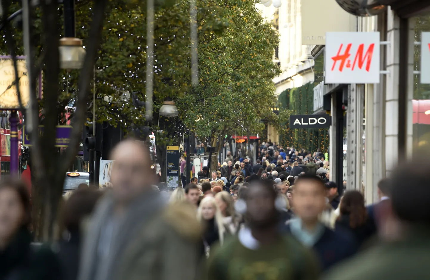 Londoni suurim moetänav Oxford Street.