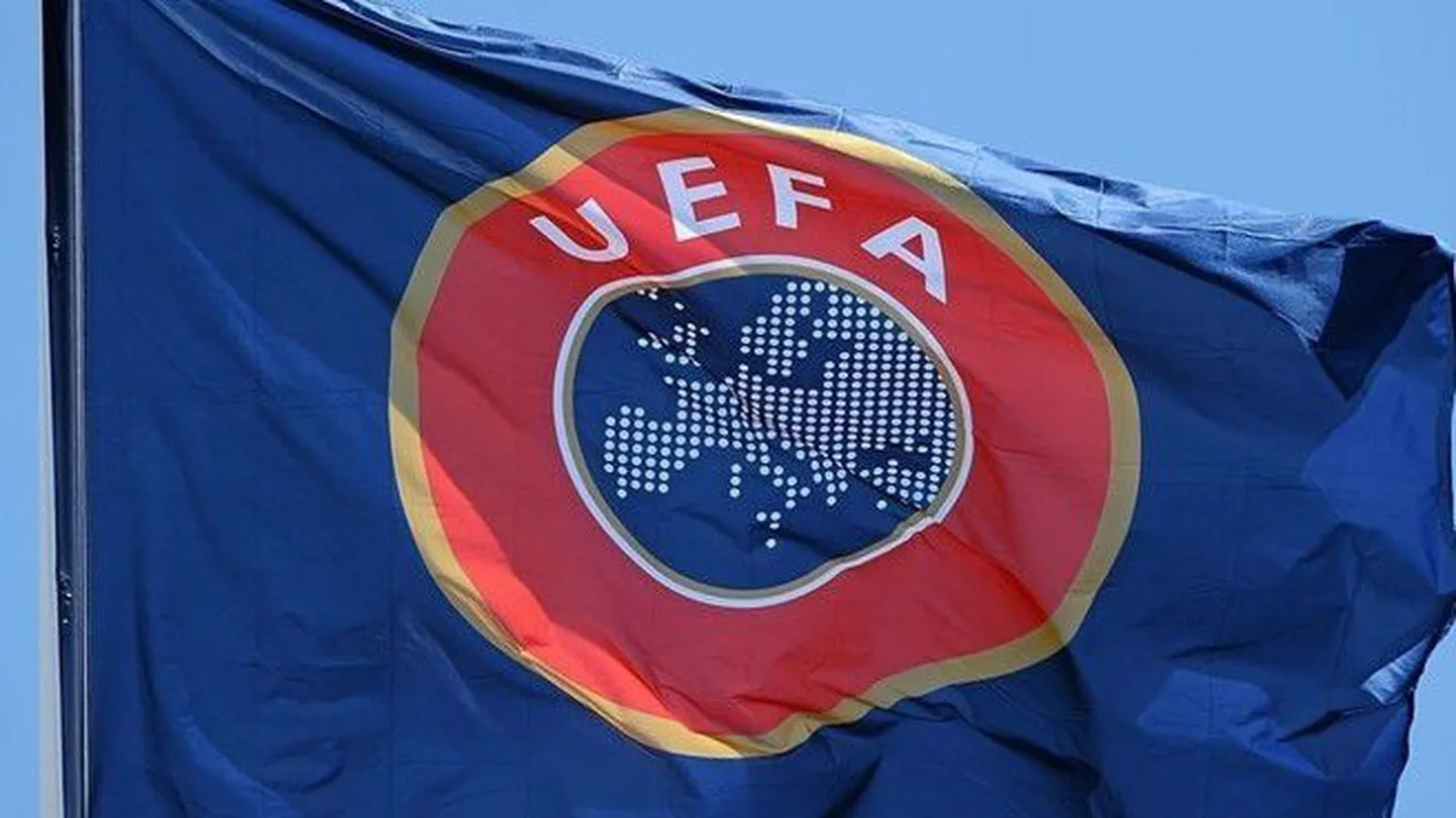 Флаг УЕФА.