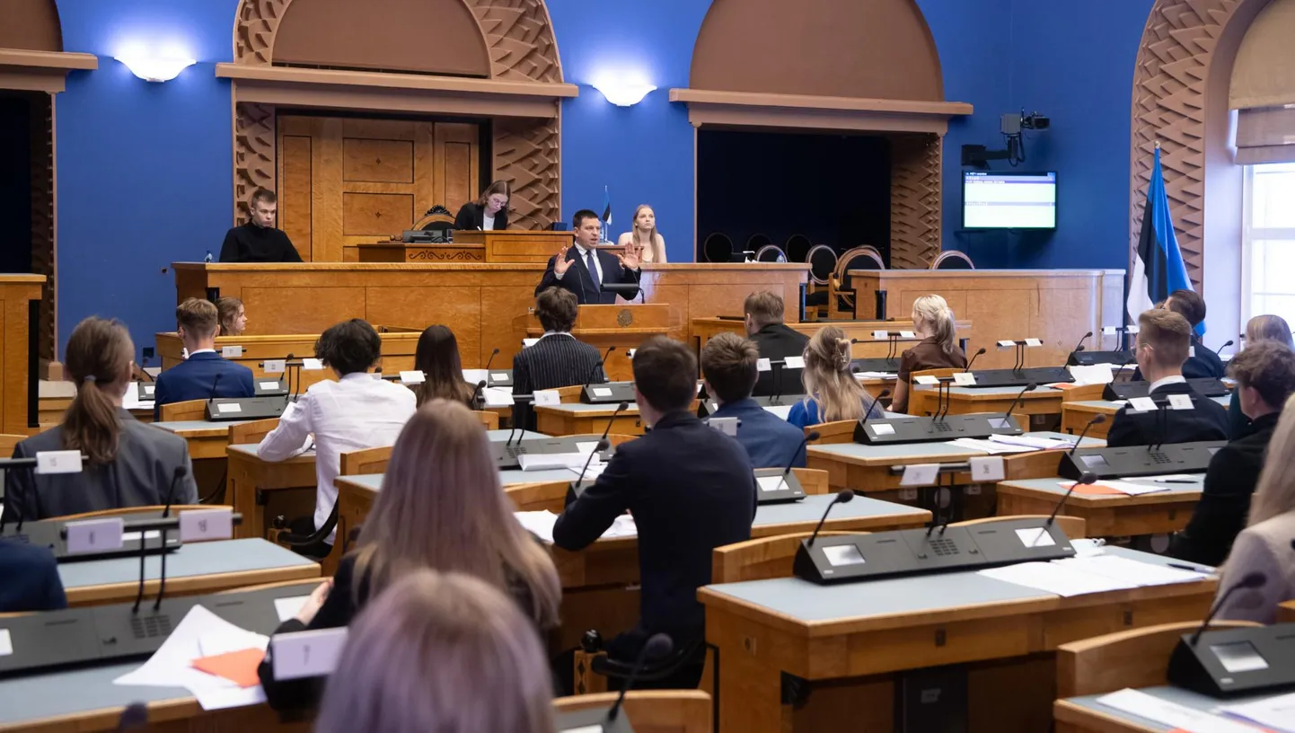 Euroopa Komisjoni tööga tutvuma tulnud koolinoortele esines sõnavõtuga ka Jüri Ratas.