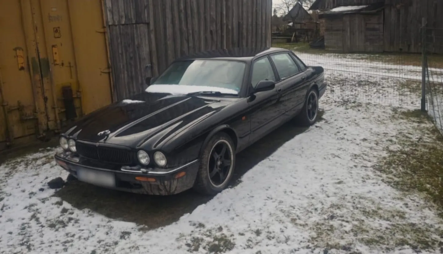 Jaguar, который оттащил житель Торнякалнса