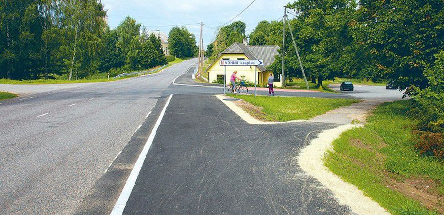 Võnnut läbiva poolekilomeetrise jalg- ja jalgrattatee ehitas maanteeameti Lõuna regiooni tellimusel Vooremaa Teed AS.