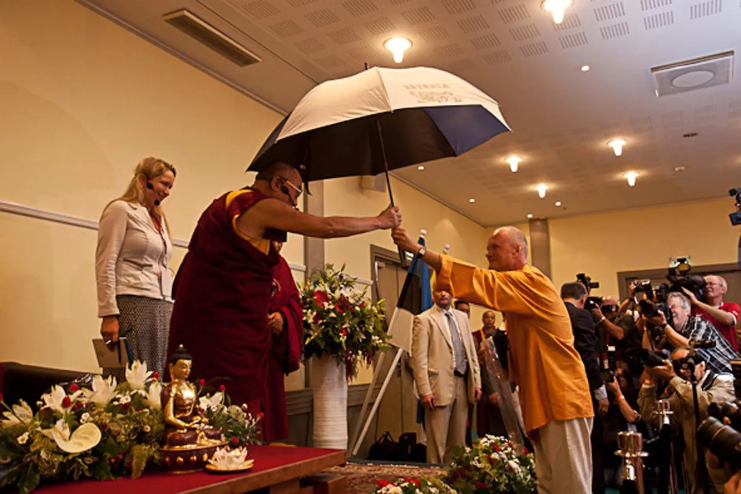 Eestisse saabunud dalai-laama andis täna  audientsi budismi instituudi liikmetele ja sõpradele,