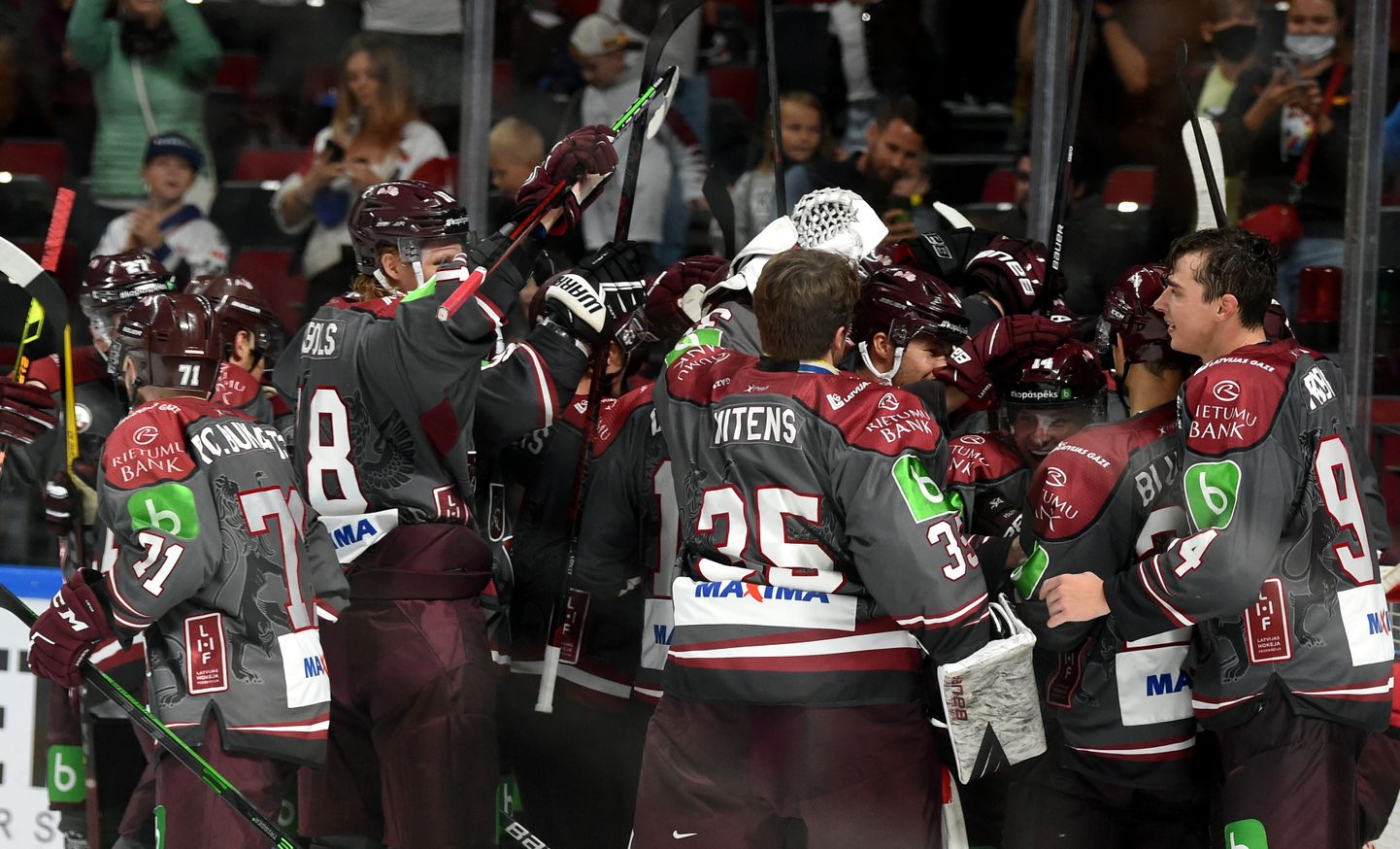 Olimpiskās kvalifikācijas spēle hokejā starp Latvijas un Francijas izlasēm.