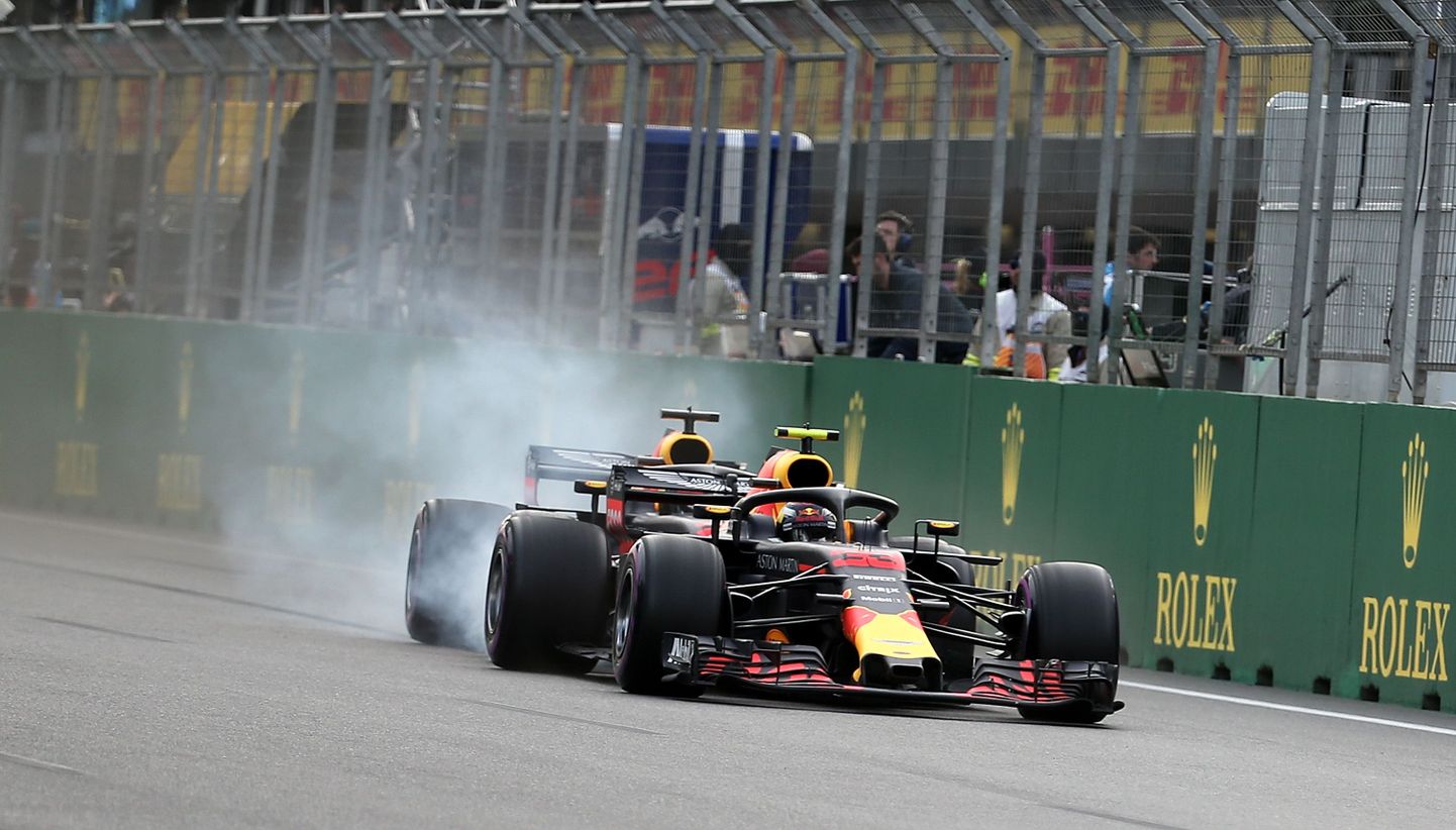 Max Verstappen (esiplaanil) ja Daniel Ricciardo tohivad jätkuvalt teineteiselt mõõtu võtta, kuid vaid esimese eksimuseni.