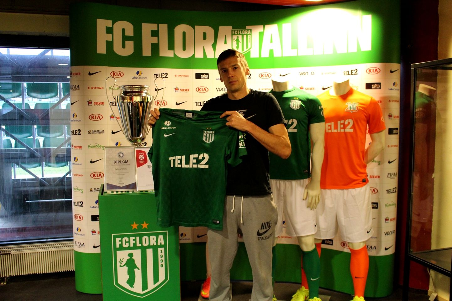 FC Flora poolkaitsja Aleksandr Dmitrijev.