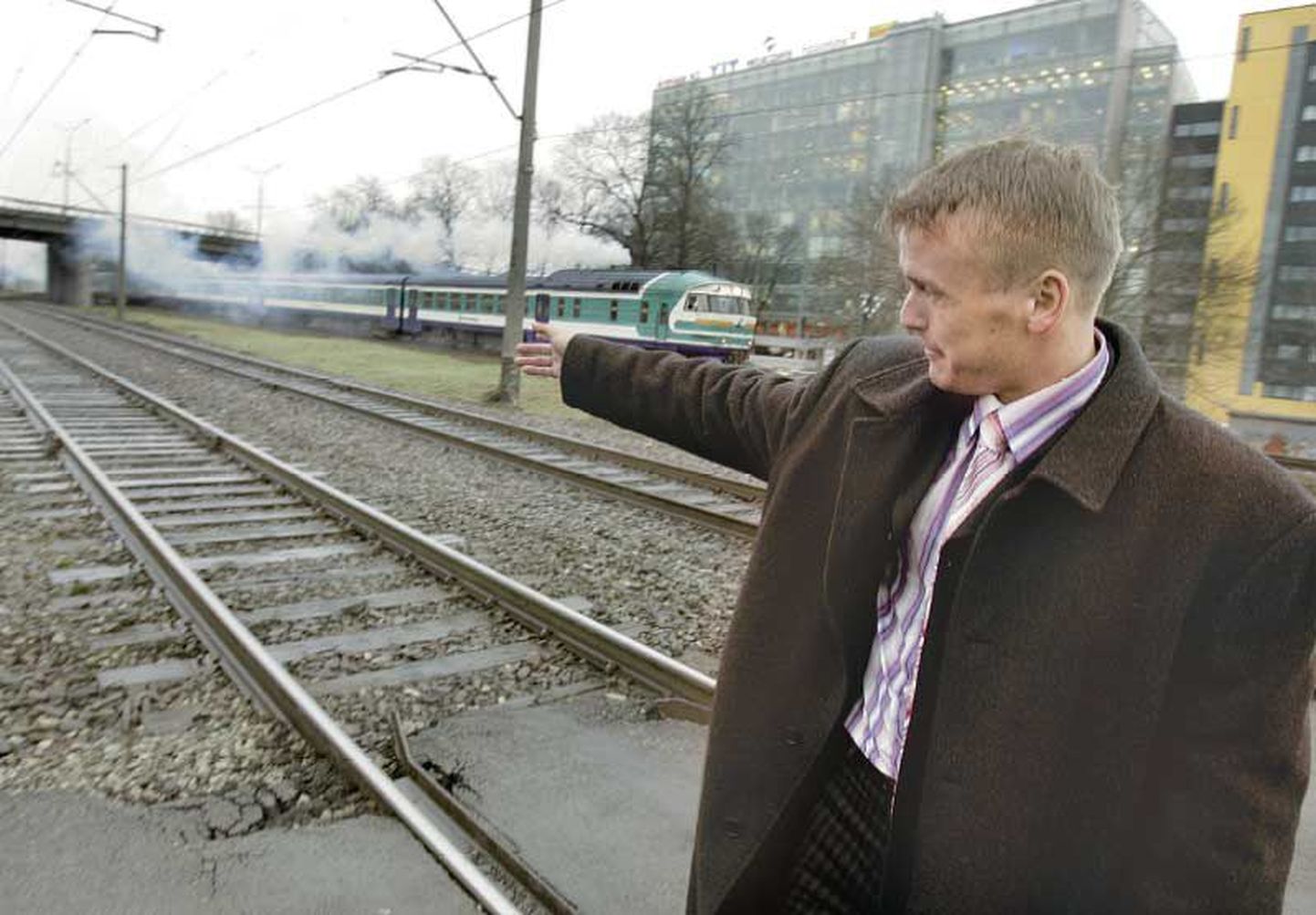 Elektriraudtee müügi- ja arendusdirektori Kuldar Väärsi sõnul tuuakse liinidele 13 eurorongi.
