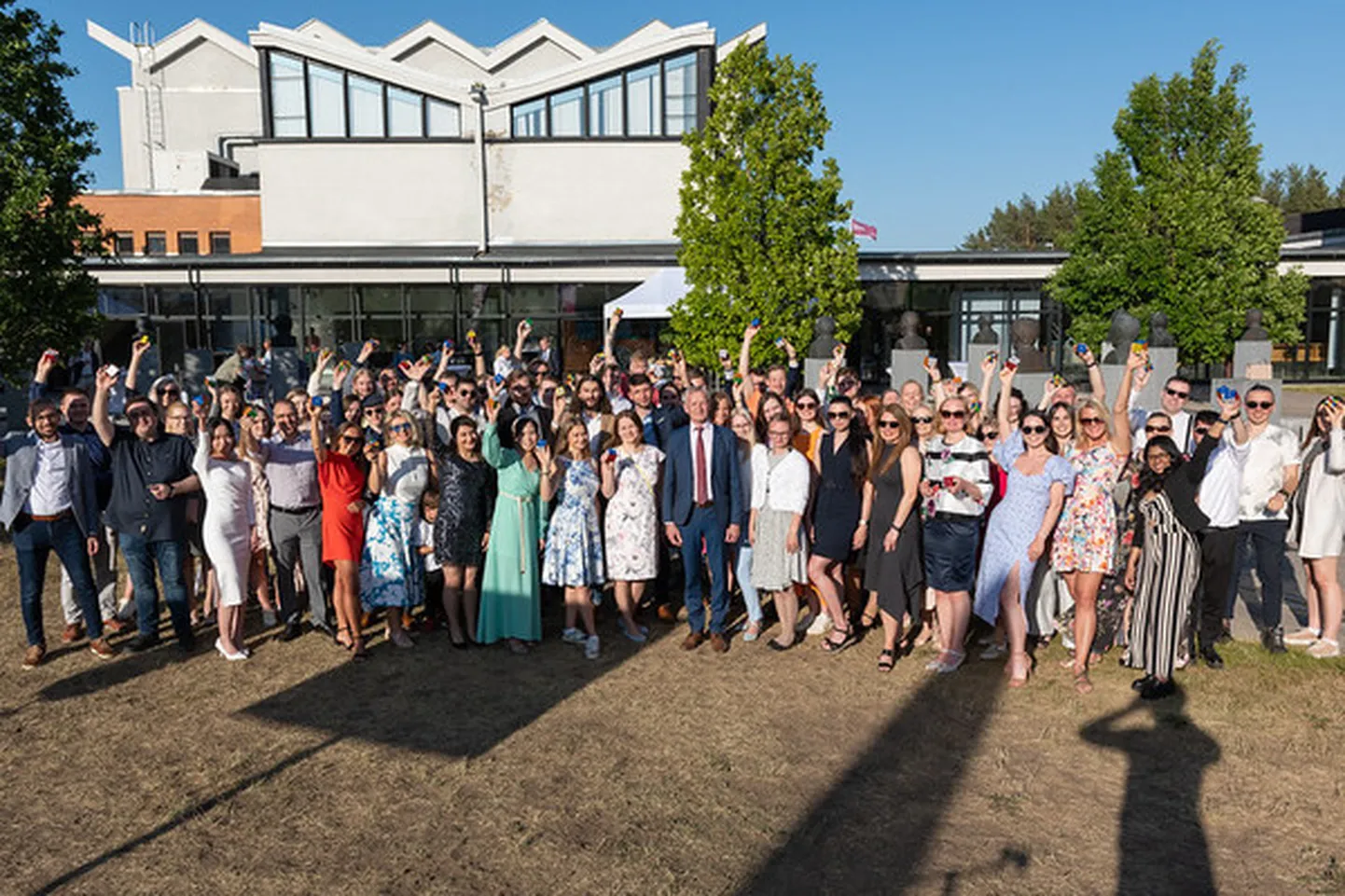 TalTechi magistriõppe cum laude tiitli saajad rektori vastuvõtul 2023. aastal