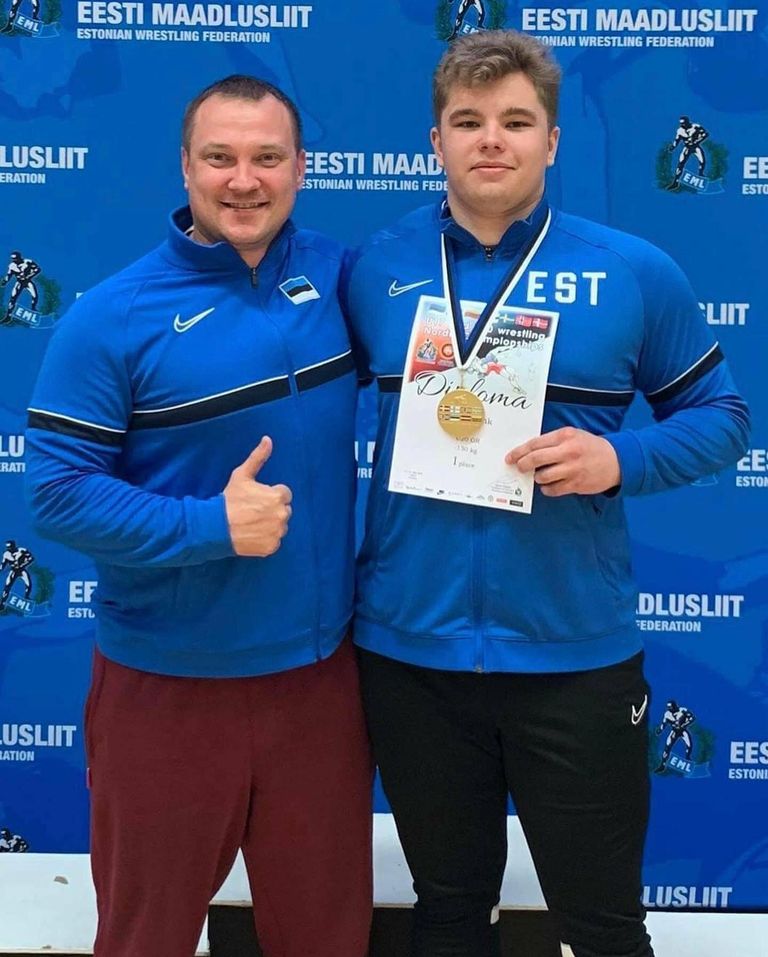 Lääneranna spordikooli treener Janar Sõber (vasakul) ja tema õpilane Eerik Pank.
