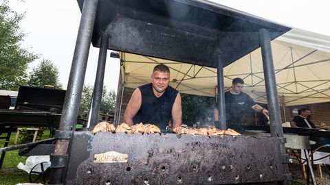 FOTOD ⟩ Kodune Piira Peenjoogivabriku kohvik võlus külalisi vanakooli vahvlite ja rabarberisiidriga