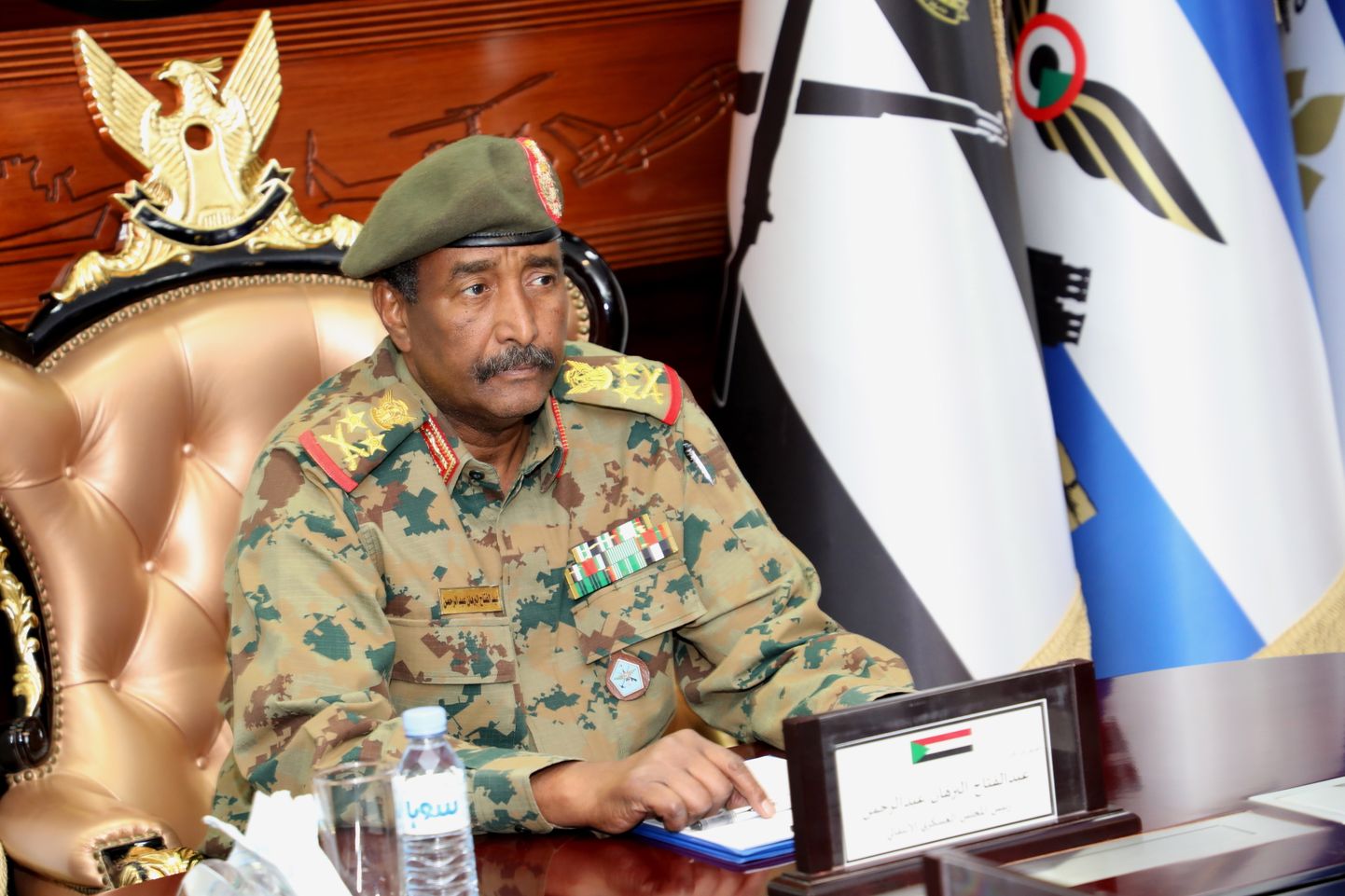 Sudaani valitseva sõjalise nõukogu juht kindralleitnant Abdel Fattah al-Burhan pühapäeval pealinnas Hartumis kohtumisel.