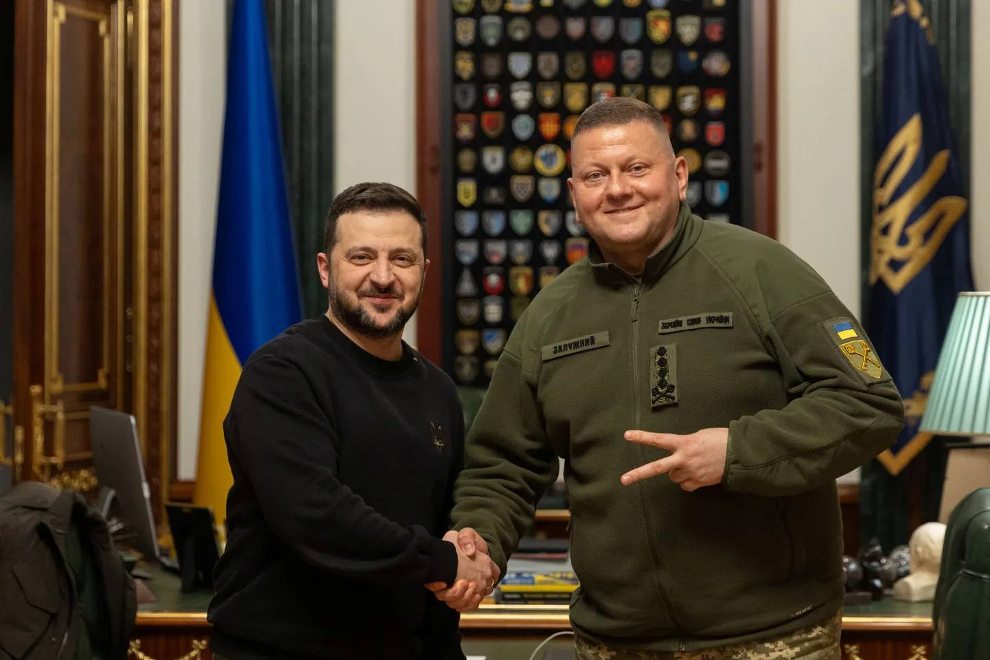 Ukraina president Volodõmõr Zelenskõi ja relvajõudude ülemjuhataja Valeri Zalužnõi täna kohtumisel Kiievis.