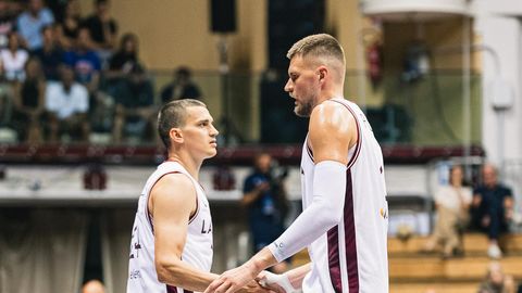 Seko līdzi ⟩ Baltijas basketbola derbijs pilnā arēnā: Latvija - Lietuva