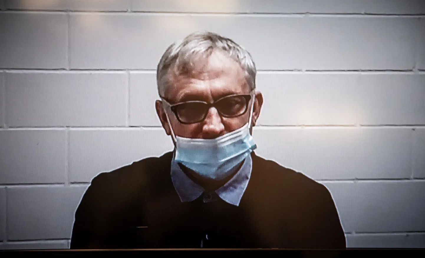 Hillar Teder osales 2. veebruaril enda vahi alt vabastamise arutelul Tallinna ringkonnakohtus videosilla vahendusel.

The Tallinn Circuit Court on Tuesday will discuss the possible release of Estonian businessman Hillar Teder, suspected of corruption crimes, from custody.
Sworn advocates Erki Kergandberg and Sandra-Kristin Karner are of the opinion that the suspicion lodged against Teder is incomprehensible and that his placement into custody is also disproportionate.
Foto Madis Veltman, Postimees FOTO: Madis Veltman