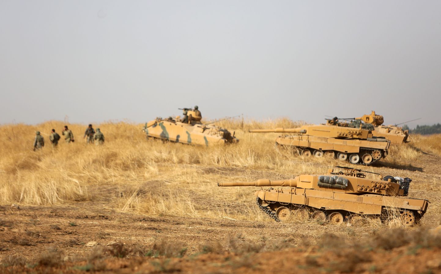 Türgi tankid positsioonidel Kirde-Süürias.
