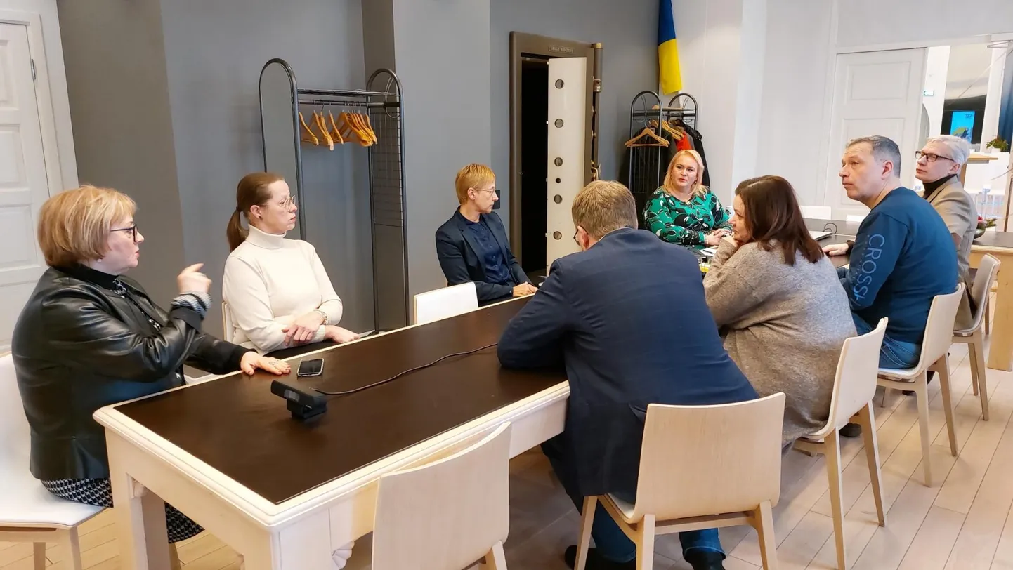 Rakvere linnajuhtid ja meeste tantsupeo korraldajad pidasid koostöönõu.