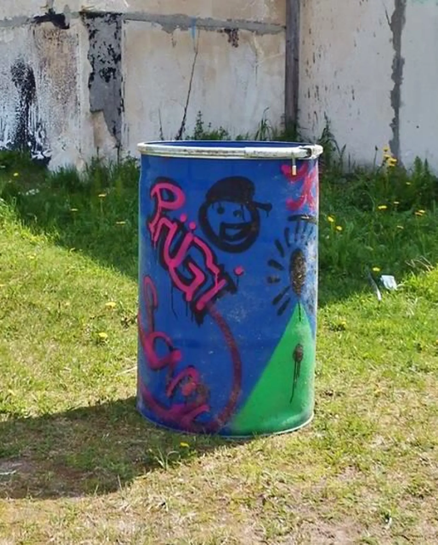 Paikuse prügikast.