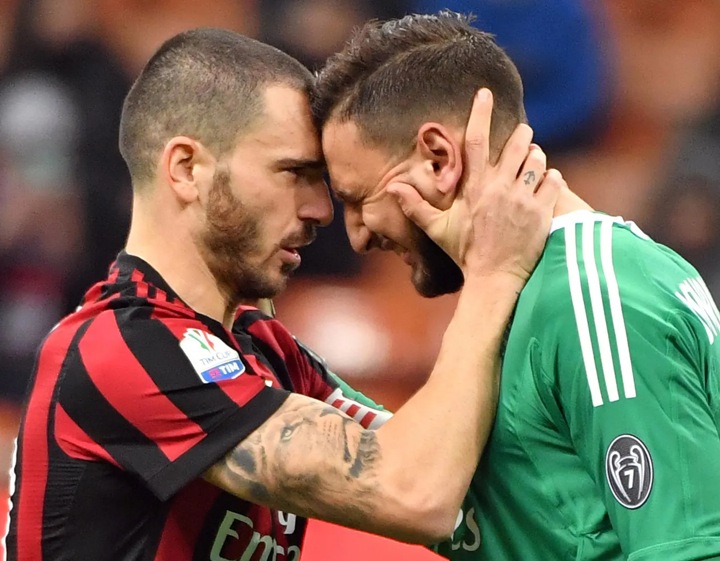 Leonardo Bonucci Gianluigi Donnarummat lohutamas.