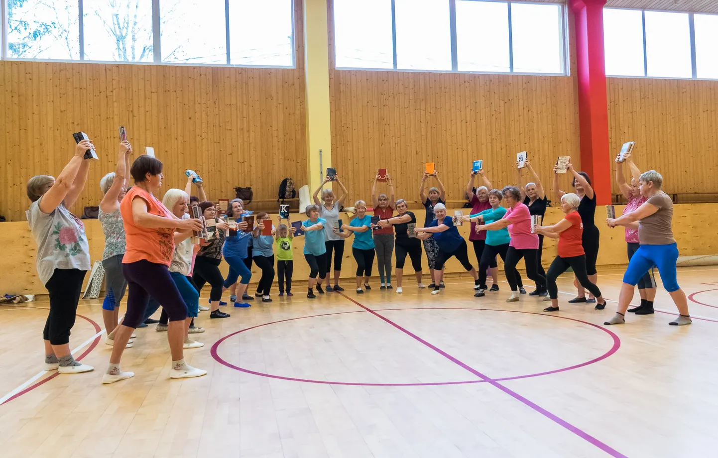 Paide eakad tundsid raamatujooga tunnist suurt rõõmu.