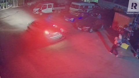 VIDEO ⟩ Noored varastasid Nõmme autoremonditöökojast klientide autosid ja panid nendega hullu