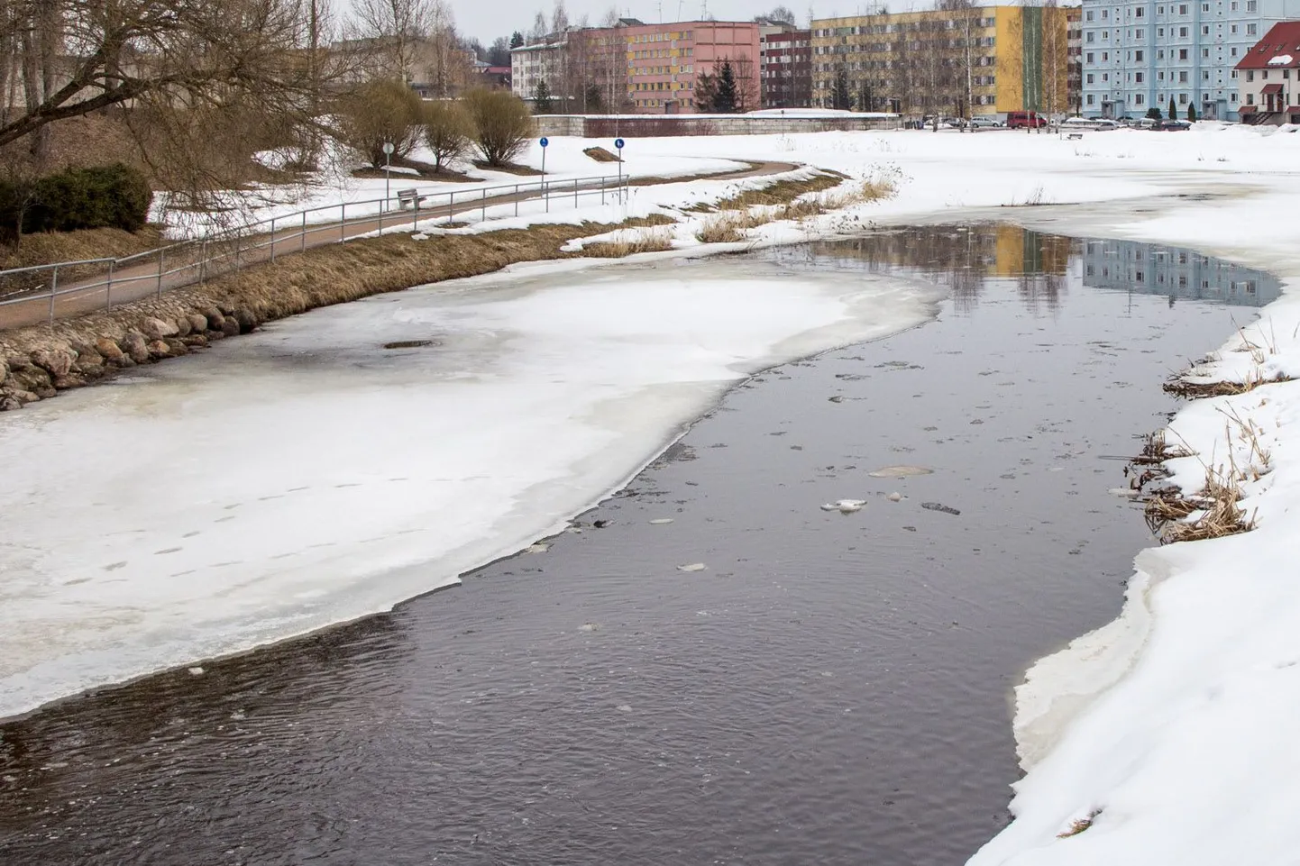 Jääolud võivad veekogudel olla ettearvamatud.