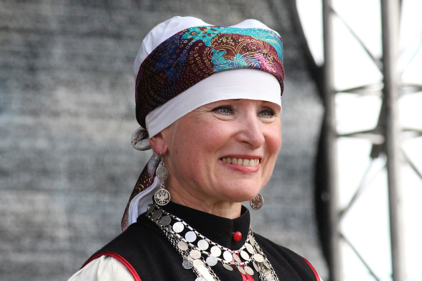 Õhtu pealkirjaga «Värska tantsulaps» korraldab tantsuõpetaja Piret Torm-Kriis.
