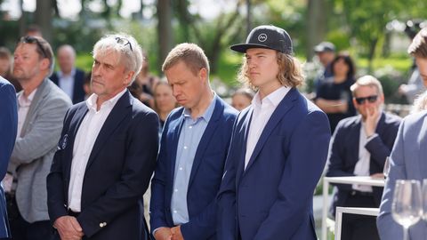 Президент Карис принял эстонскую олимпийскую сборную в розовом саду