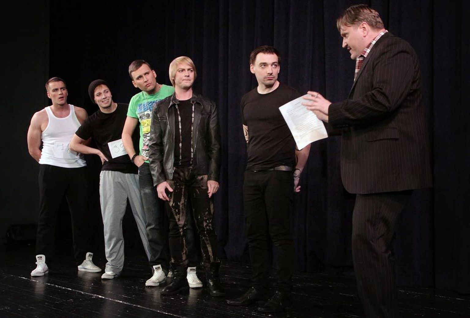 Ansambli Freedom poisse mängivad Priit Loog (vasakult), Sten Karpov, Koit Toome, Tambet Seling ja Bert Raudsep ning mänedžeri Indrek Taalmaa.