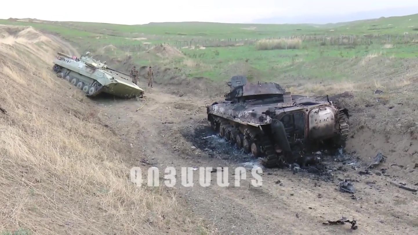 Väidetavalt purukslastud tankid Mägi-Karabahhis.