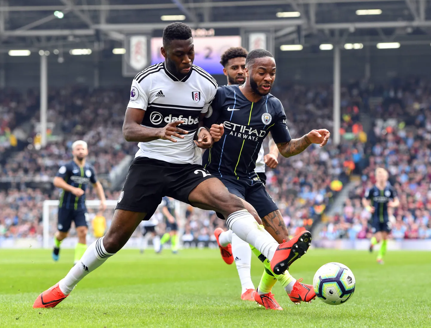 Timothy Fosu-Mensah ja Raheem Sterling.