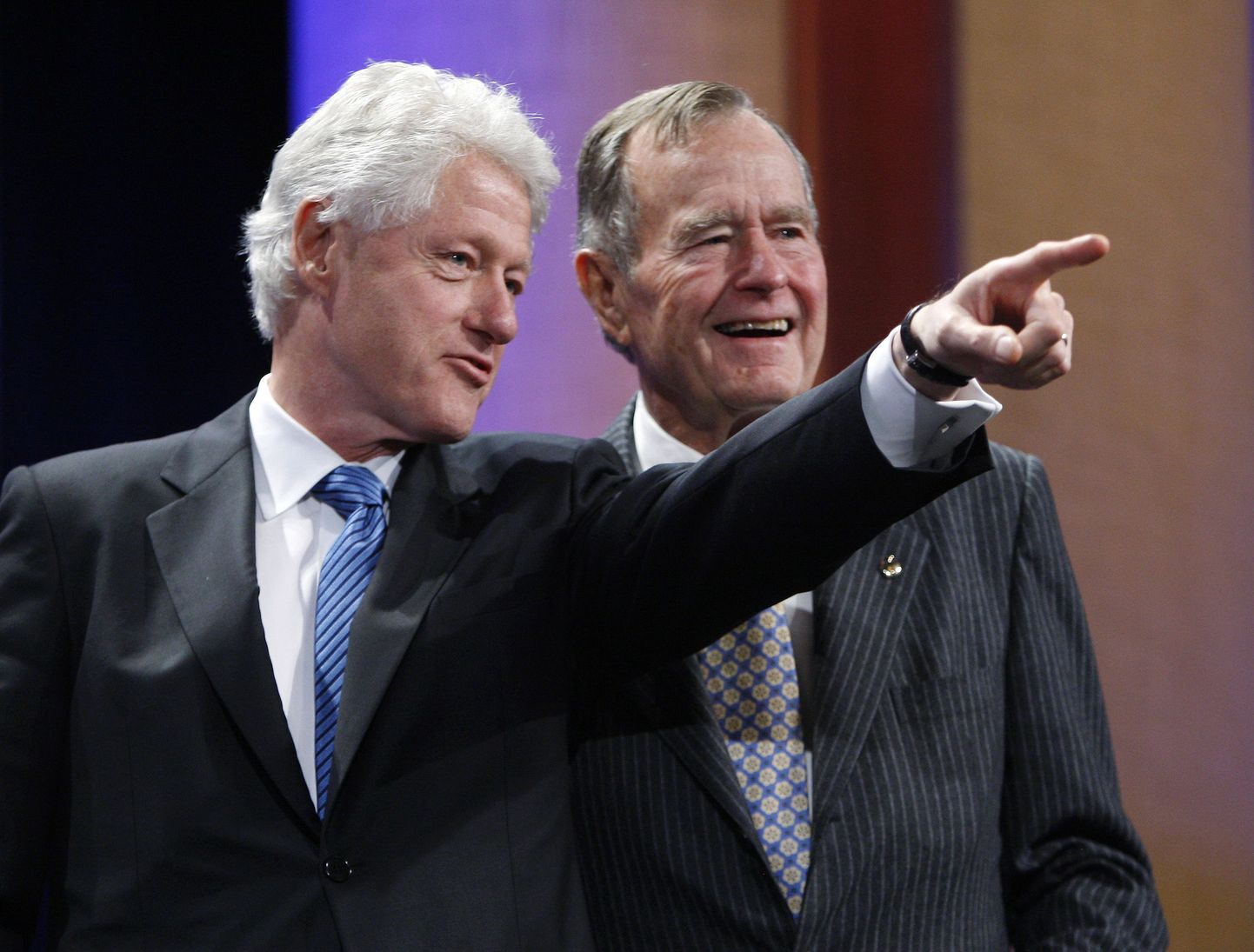 USA eelmised presidendid George Bush vanem (paremal) ja Bill Clinton.