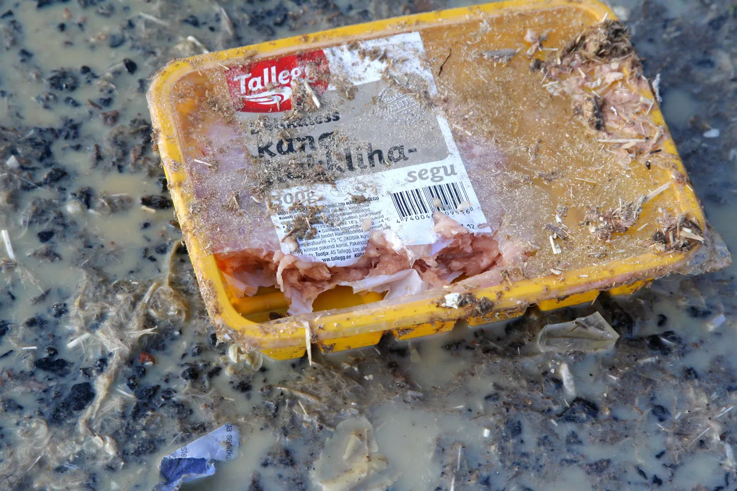 Iseenesest võib ka sellise pakendi ilma puhtaks pesemata prügi hulka visata, kuigi hügeenilises mõttes ei pruugi see just kõige targem tegu olla.